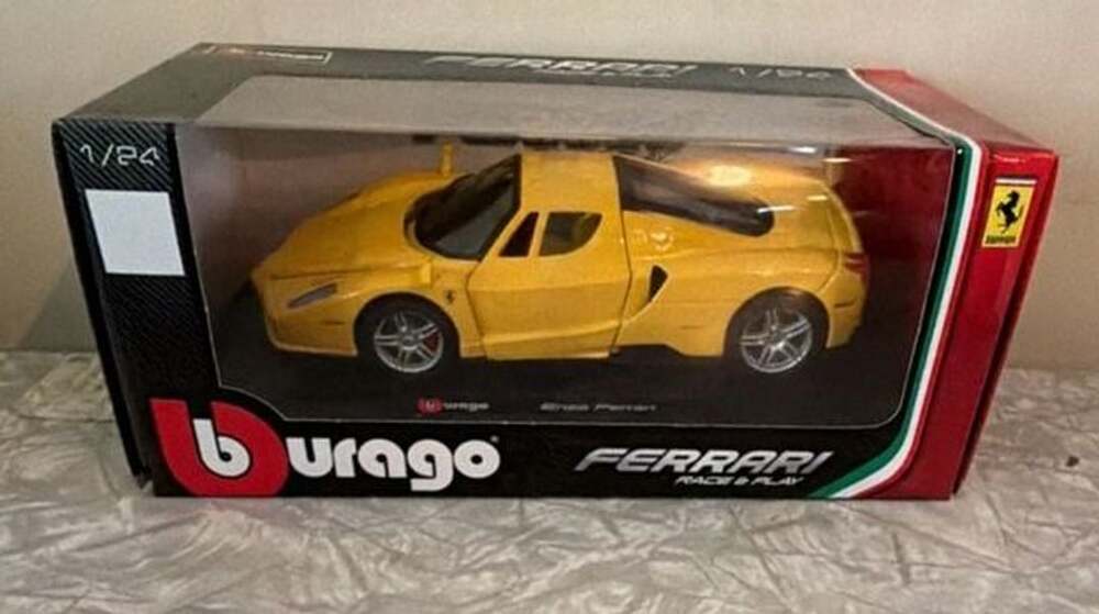 Bburago Ferrari Enzo Diecast Model Car 1/24 Scale Yellow